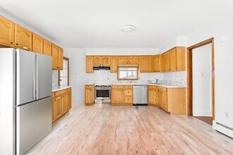 Building Photo - 43 Sargent Ave
