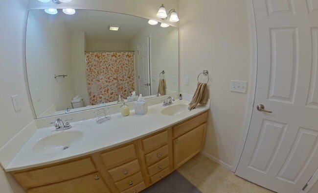 Building Photo - West Side + Fenced-in Yard + Attached 2-Car Garage + Washer & Dryer! Available June 19th!