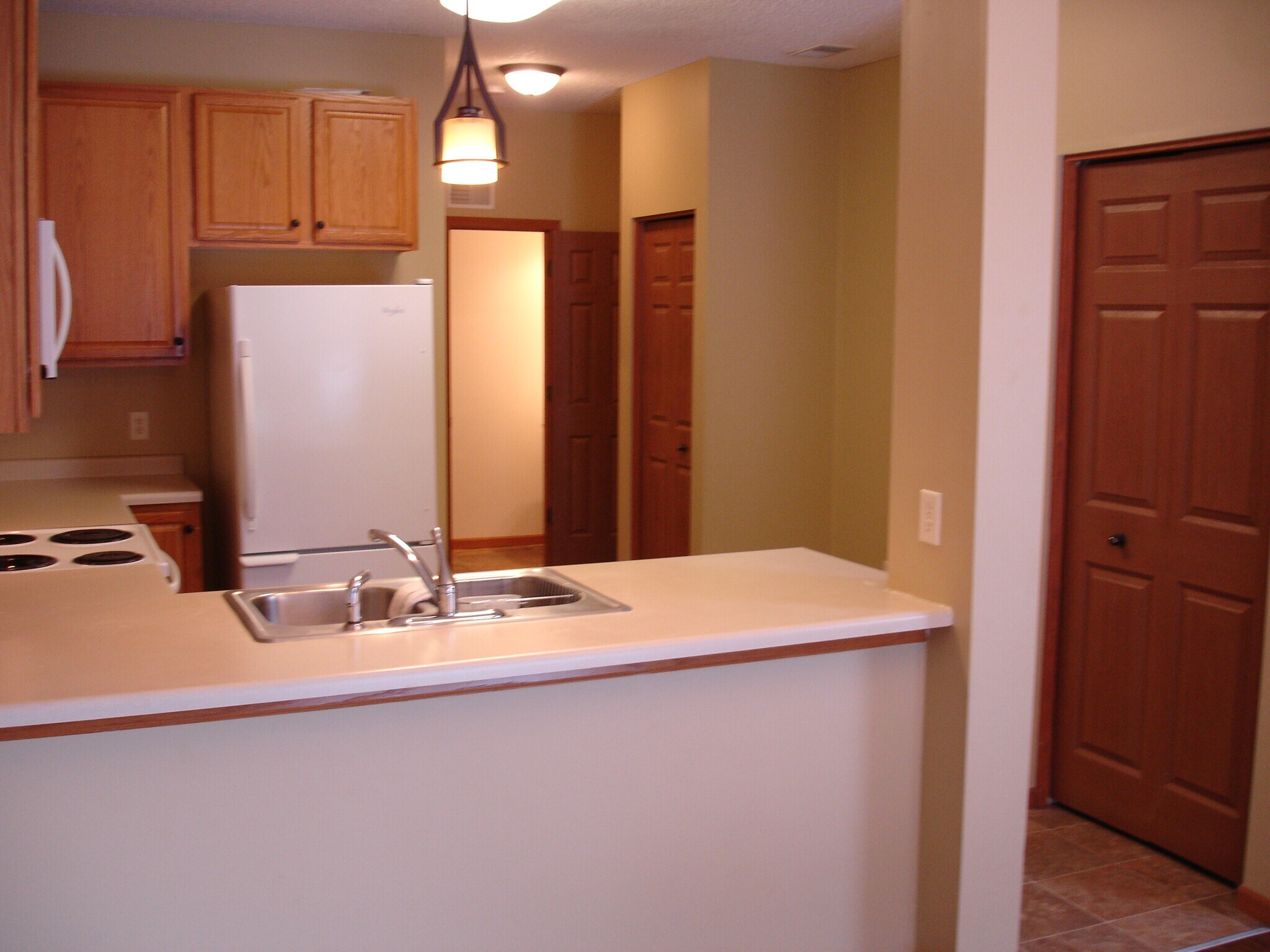 Building Photo - 633 Kingfisher Ln