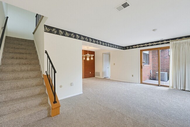 Building Photo - 52 Rosewood Dr