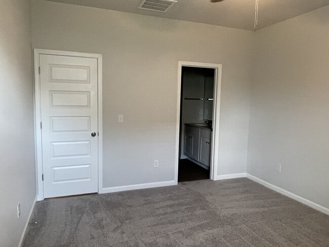 Building Photo - 504 Sea Sparrow St