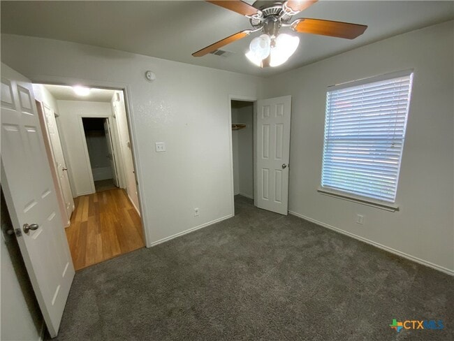 Building Photo - 4716 Stonehaven Dr