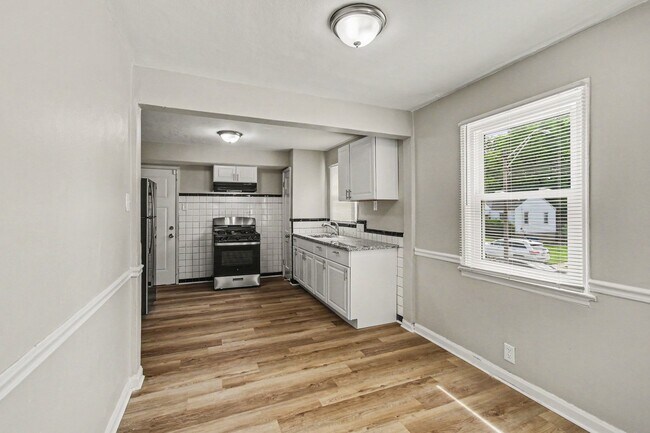Building Photo - 5613 Statler Ave
