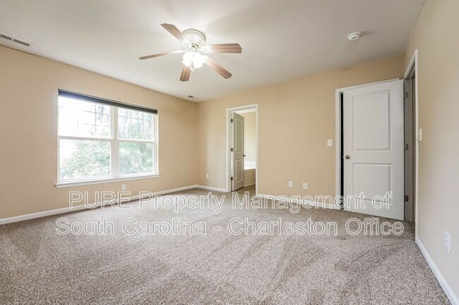 Building Photo - 148 Grand Oaks Dr