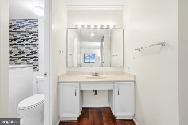 Building Photo - 5902 Mt Eagle Dr