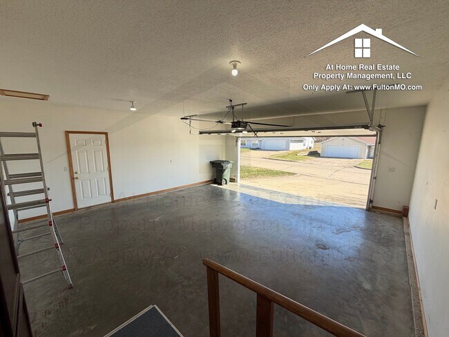 Building Photo - 1117-1119 Ashton Circle East