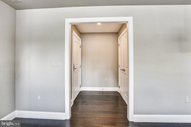 Building Photo - 4915 Hampden Ln