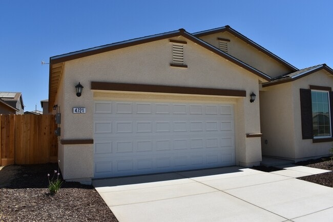 Building Photo - 4721 Irma Dr