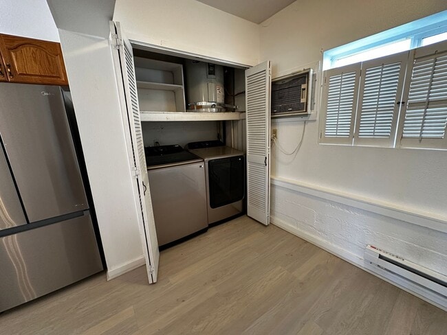 Building Photo - Two bedroom, one bath on west Line Street