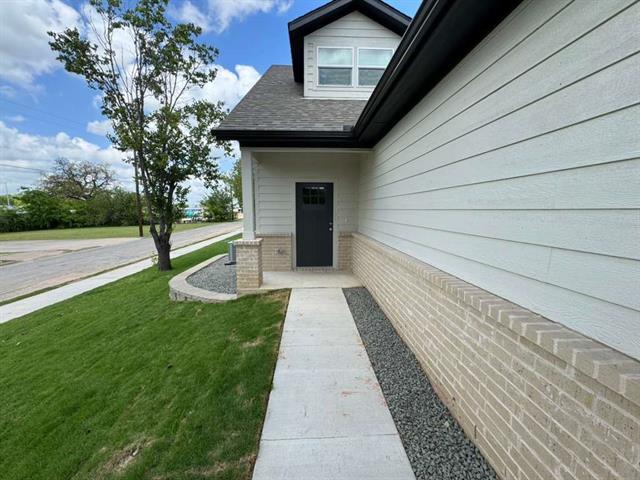 Building Photo - 419 W Dulin St