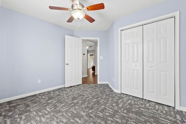 Building Photo - 324 Tyson Glen Dr