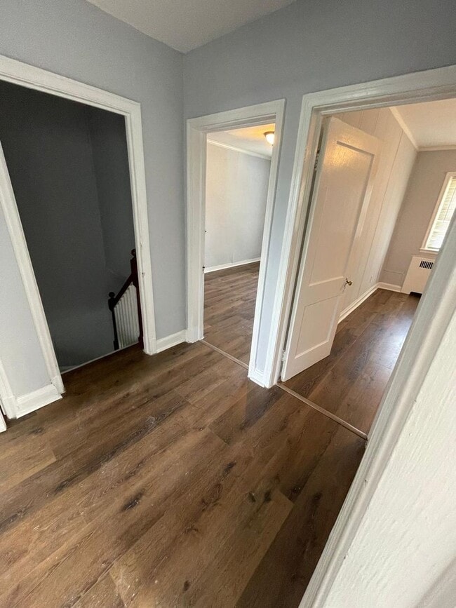 Building Photo - 3840 Dolfield Ave