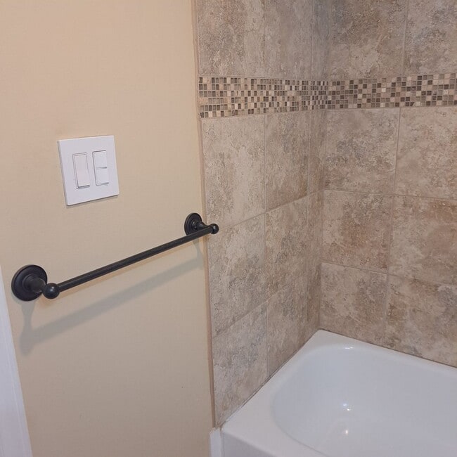 Building Photo - 510 14th St