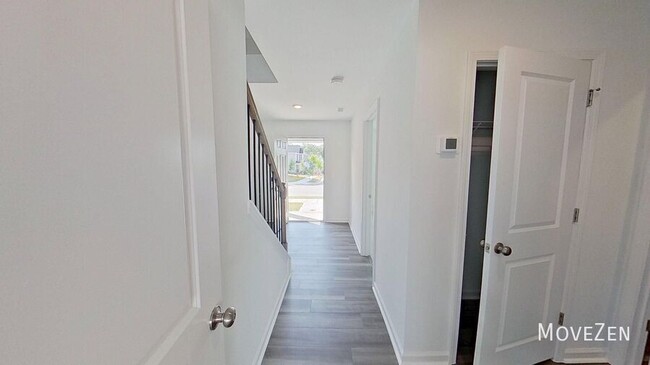 Building Photo - 828 Basswood Gln Trl
