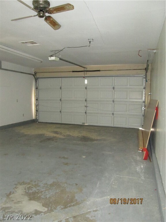 Building Photo - 2132 Jeanne Dr