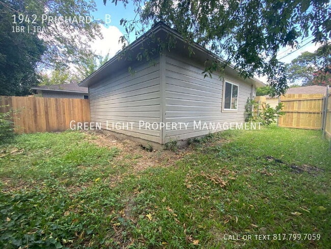 Building Photo - 1942 Prichard-B