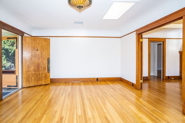 Building Photo - Beautifully restored historic home