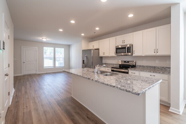 Building Photo - 223 Hoskins Ave Dr