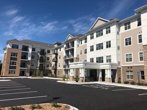 Building Photo - Frost English Silver 55+