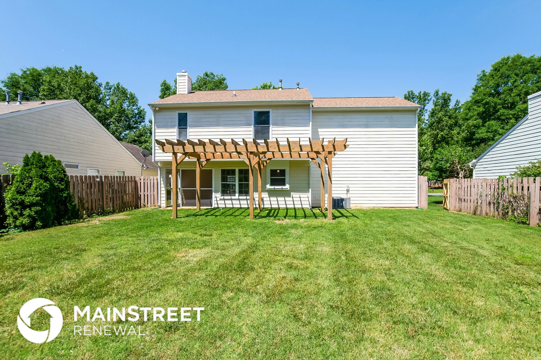 Building Photo - 8008 Leisure Ln