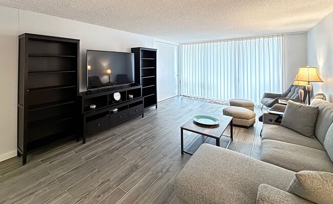 Building Photo - Refined Island Living at Wailana at Waikiki – Fully Furnished Corner Condo