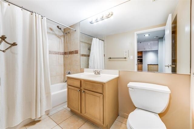 Building Photo - 700 1st St