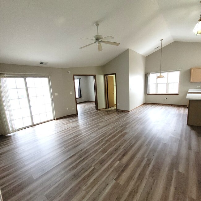 Building Photo - 1934 Heron Ave