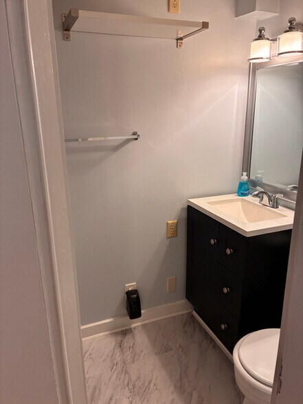 Building Photo - 4951 Lake Forrest Dr NW