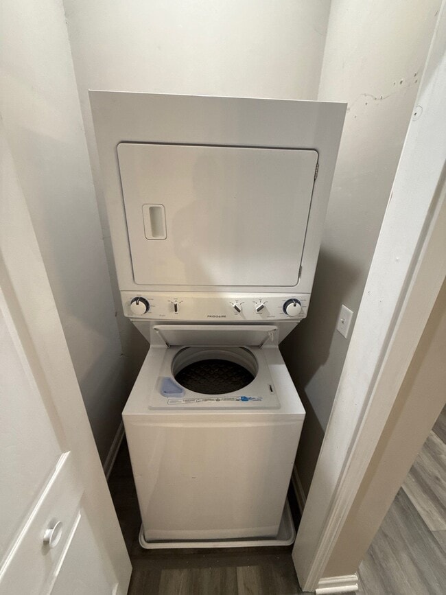 Building Photo - 440 Terrace Ave