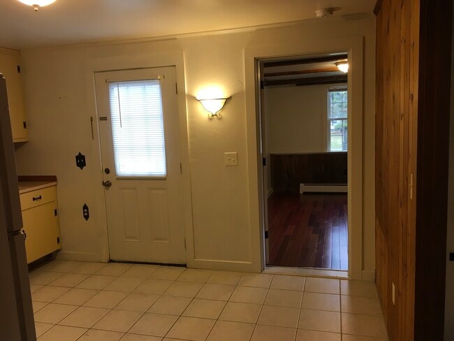 Building Photo - 7 Carlisle St