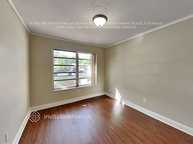 Building Photo - 10331 NW 18th Pl