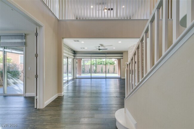 Building Photo - 2497 Birch Hollow St