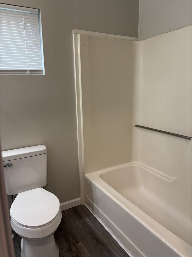 Building Photo - 1200 N 8th St