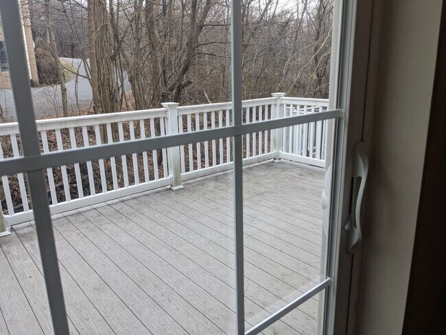 Building Photo - 3 Bedroom Townhouse for Rent in Waynesboro!