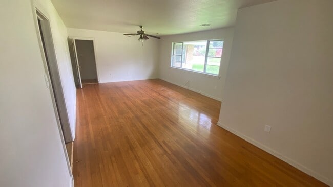 Building Photo - 3153 Joyce Dr