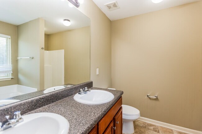 Building Photo - 75 Hamil Ct NW