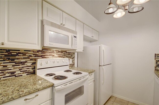Building Photo - 1705 Crossing Pl