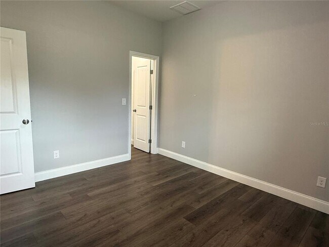 Building Photo - 10371 Kidron Ave