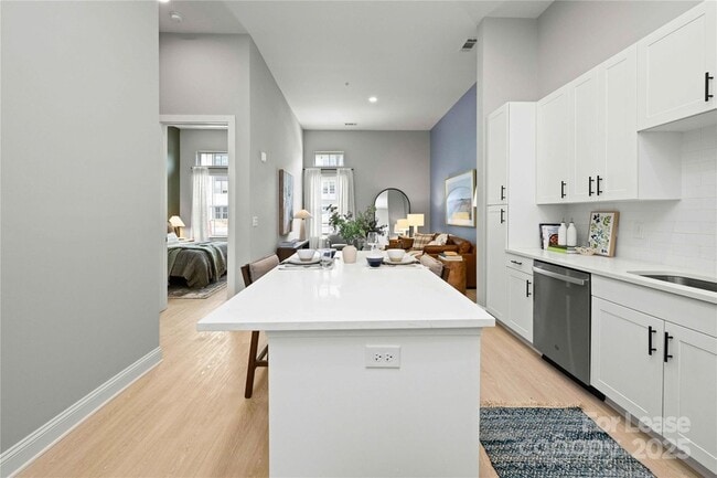 Building Photo - 9035 Lindholm Dr