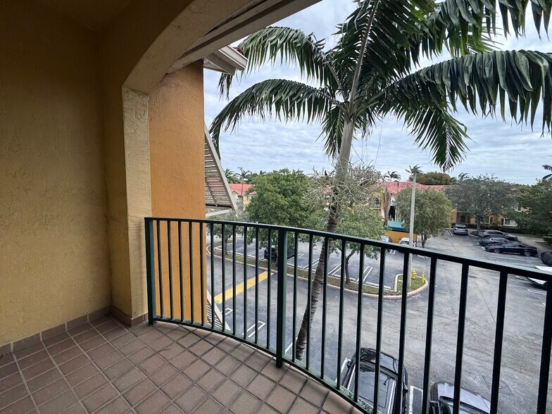 Building Photo - 7350 NW 114th Ave