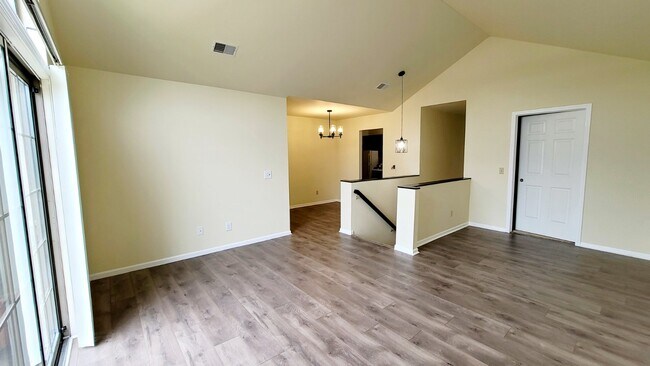 Building Photo - 245 Brookwood Dr