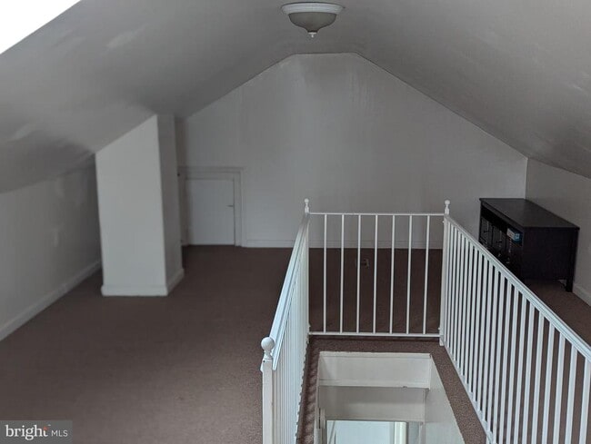 Building Photo - 30 CRESCENT