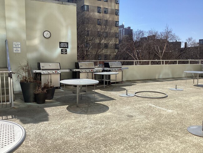 Building Photo - 5100 N Marine Dr