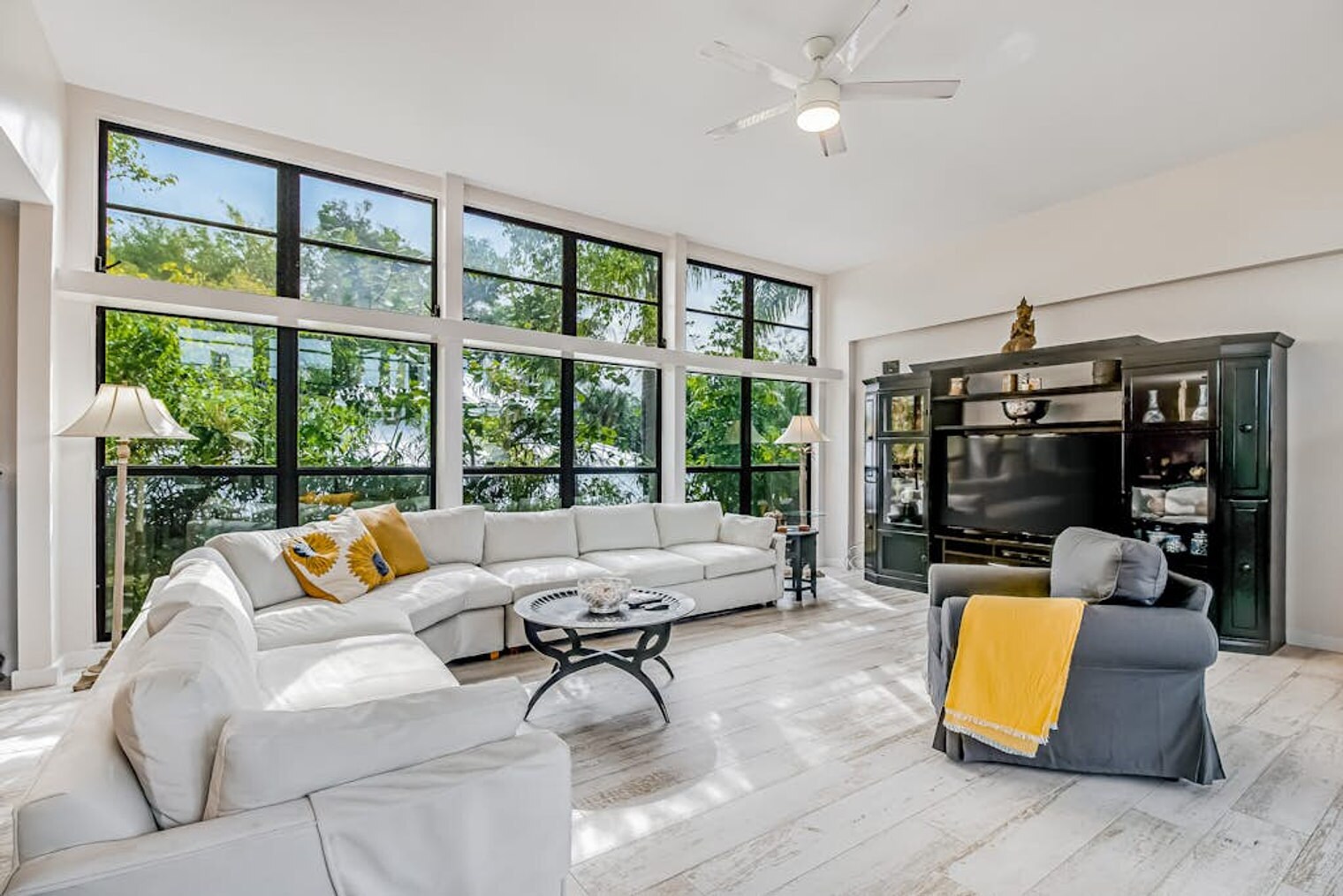 Building Photo - 6997 Longboat Dr S