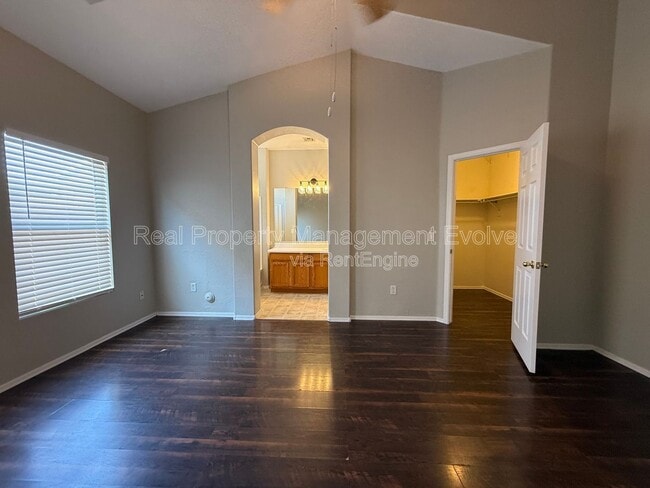 Building Photo - 13444 W Rhine Ln
