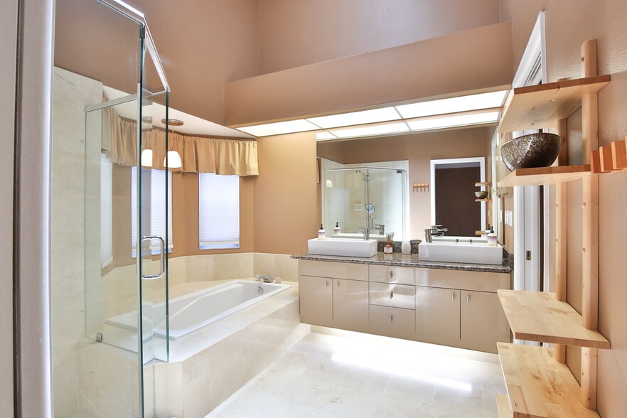 Master Suite Bathroom 2 - 4700 Tivoli Ave
