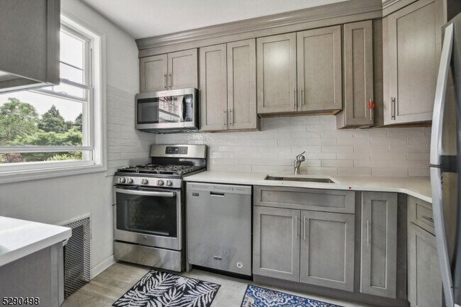 Building Photo - 176 Millburn Ave