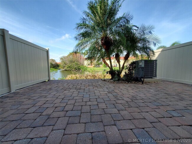Building Photo - 289 Lake Monterey Cir