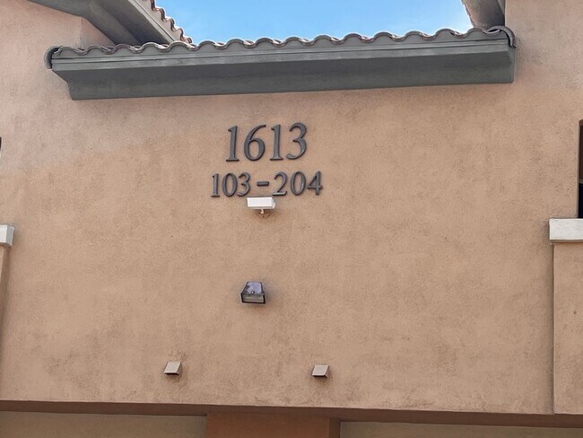 Building Photo - 1613 Cardinal Bluff Dr