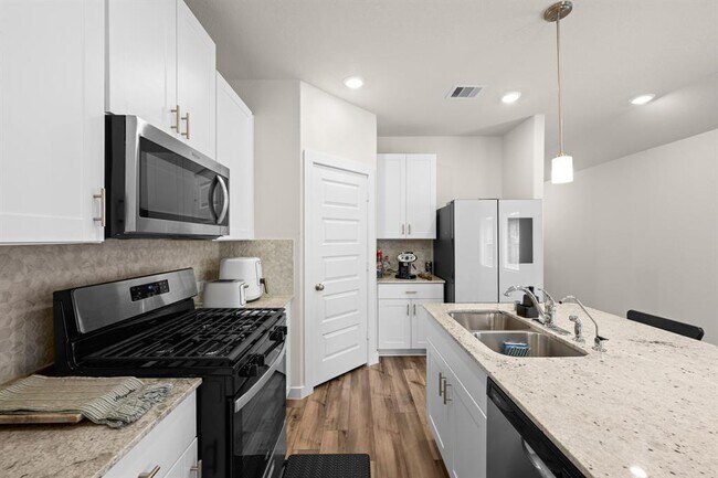 Building Photo - 9611 Blue Water Hyssop